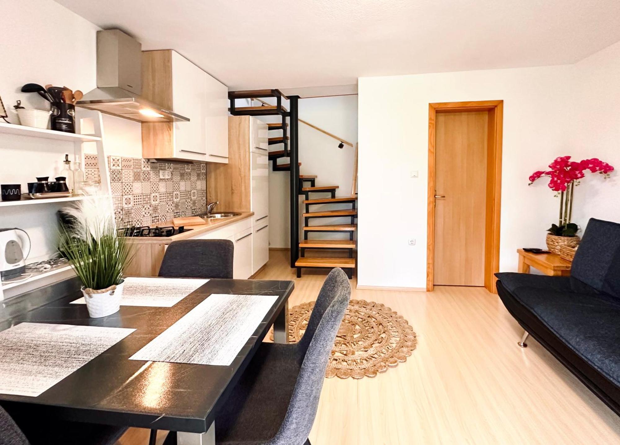 Apartments Sanja Rakovica Bagian luar foto